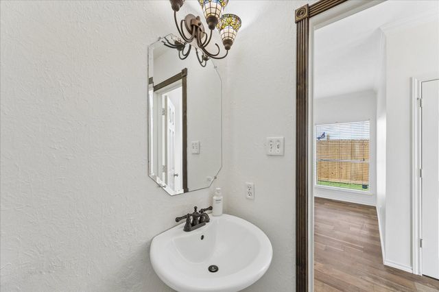 1105 Camelot Lane, Pearland, TX 77581