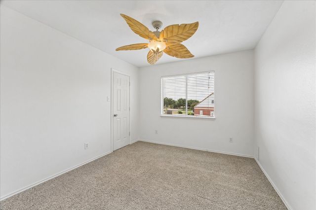 1105 Camelot Lane, Pearland, TX 77581