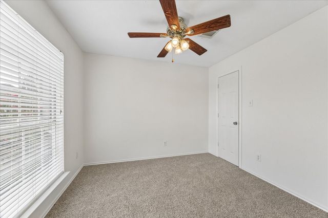 1105 Camelot Lane, Pearland, TX 77581