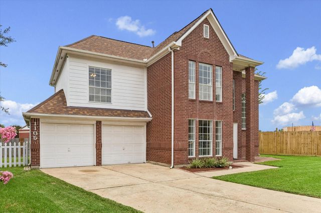 1105 Camelot Lane, Pearland, TX 77581