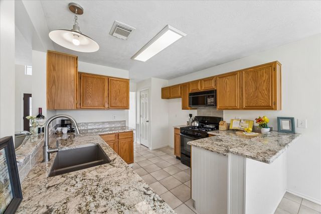 1105 Camelot Lane, Pearland, TX 77581