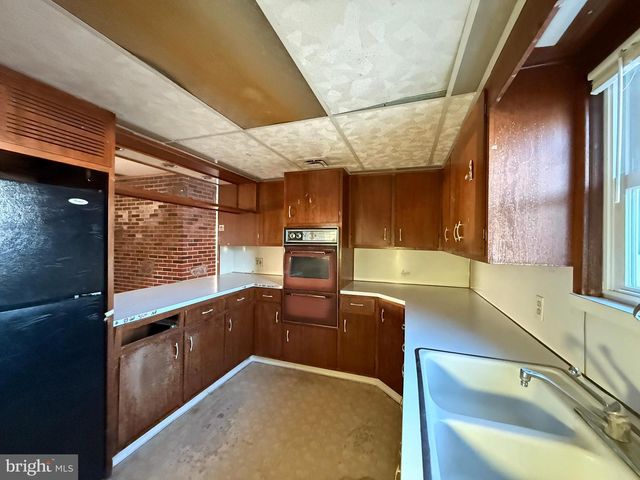 1050 WOODLAND AVE, Glendora, NJ 08029