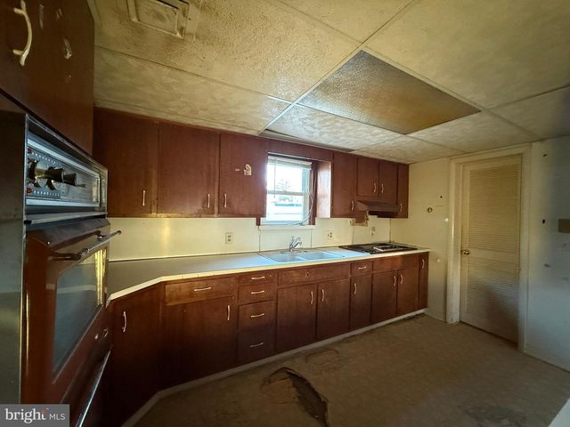 1050 WOODLAND AVE, Glendora, NJ 08029