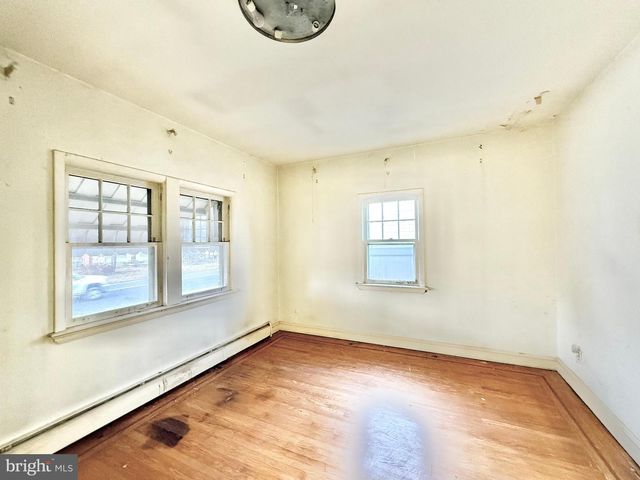 1050 WOODLAND AVE, Glendora, NJ 08029