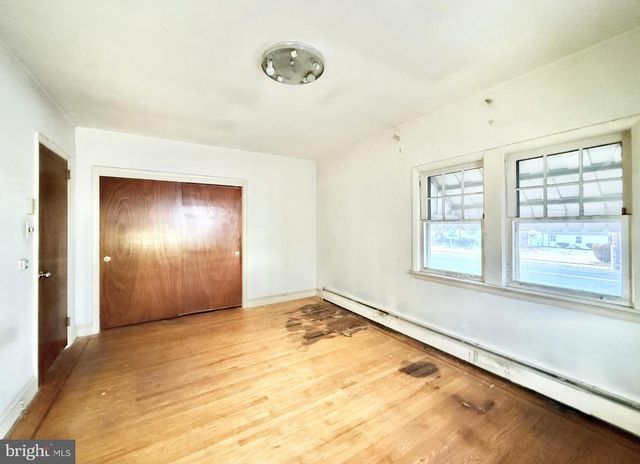 1050 WOODLAND AVE, Glendora, NJ 08029