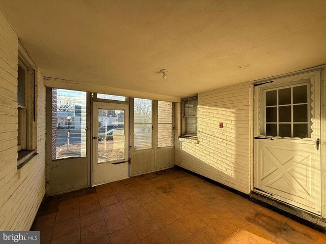 1050 WOODLAND AVE, Glendora, NJ 08029