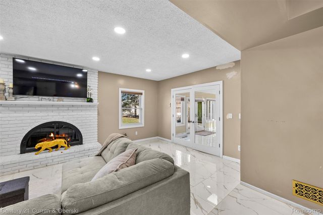 26336 Kinyon Street, Taylor, MI 48180