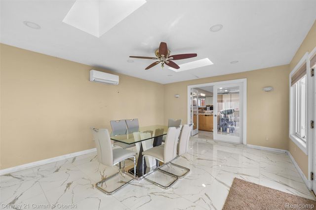 26336 Kinyon Street, Taylor, MI 48180