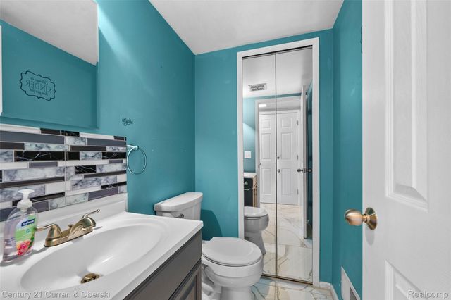 26336 Kinyon Street, Taylor, MI 48180