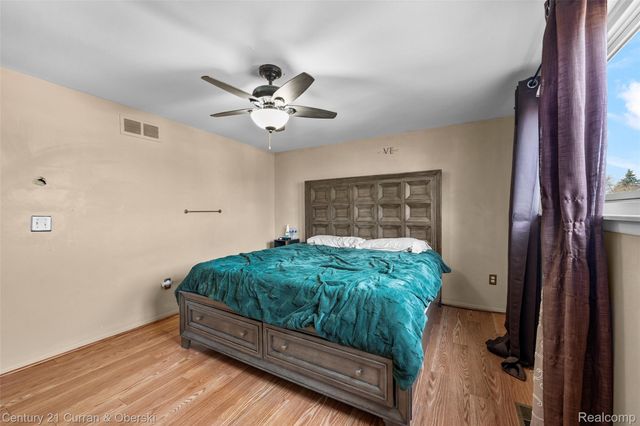 26336 Kinyon Street, Taylor, MI 48180