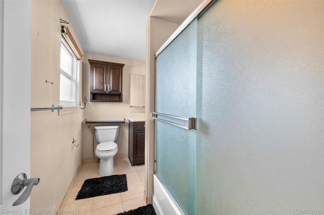 26336 Kinyon Street, Taylor, MI 48180