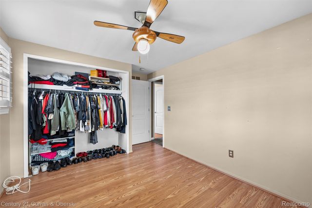 26336 Kinyon Street, Taylor, MI 48180