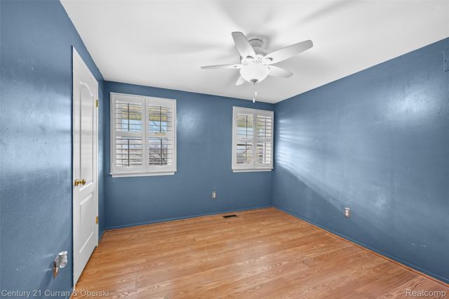 26336 Kinyon Street, Taylor, MI 48180