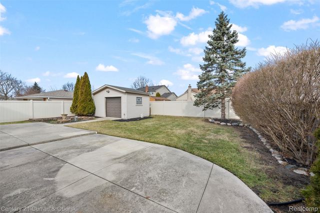 26336 Kinyon Street, Taylor, MI 48180