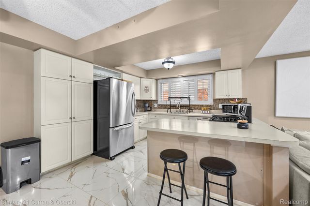 26336 Kinyon Street, Taylor, MI 48180