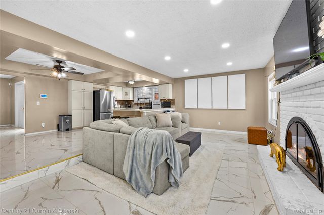 26336 Kinyon Street, Taylor, MI 48180