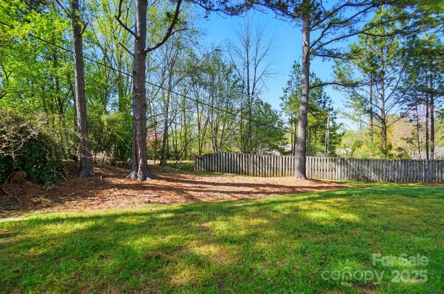 9036 Four Mile Creek Road, Charlotte, NC 28277