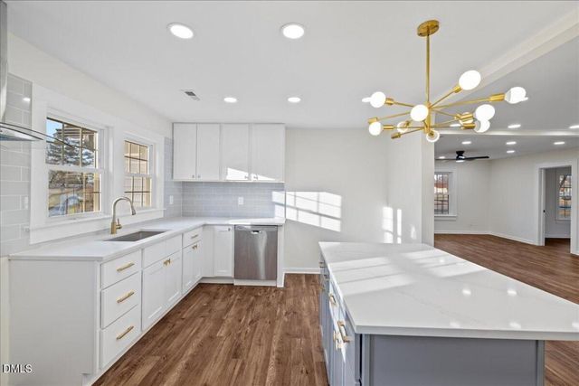 719 Center Avenue, Burlington, NC 27215