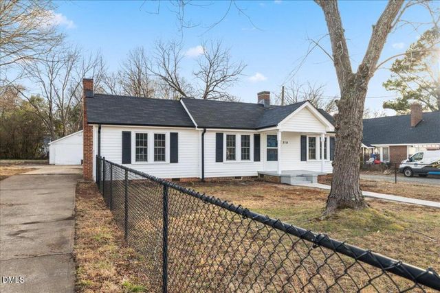 719 Center Avenue, Burlington, NC 27215