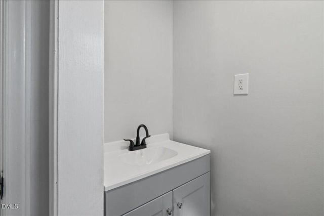 719 Center Avenue, Burlington, NC 27215