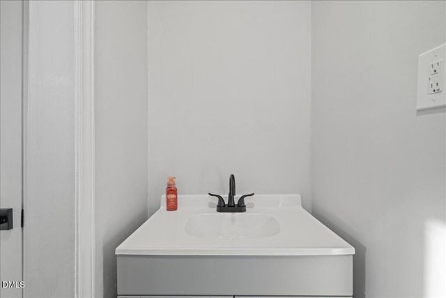 719 Center Avenue, Burlington, NC 27215