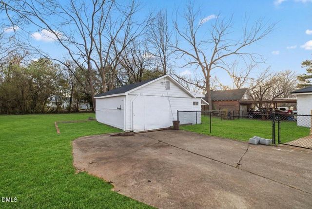 719 Center Avenue, Burlington, NC 27215