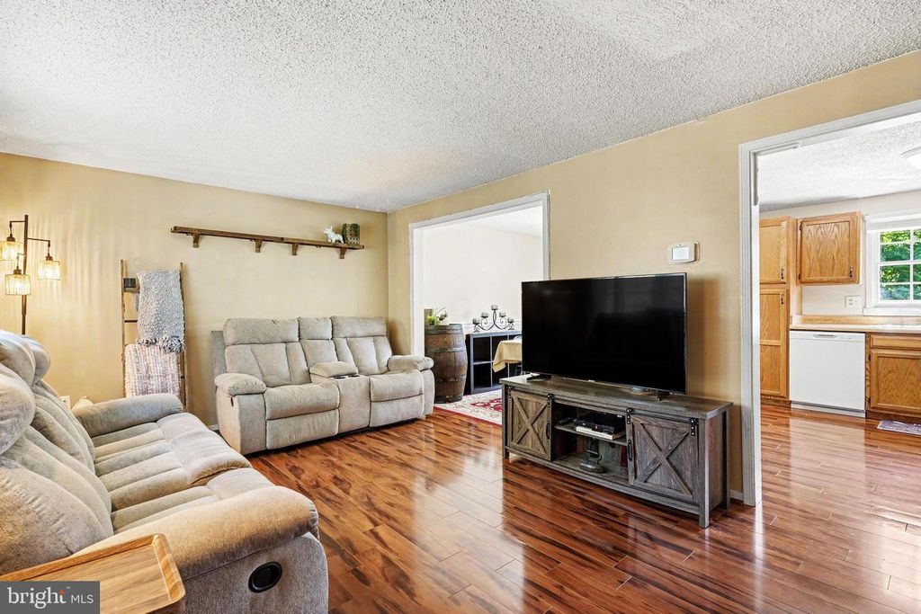 Image 4 of property listing at 721 EVERIST DR, Aberdeen, MD 21001