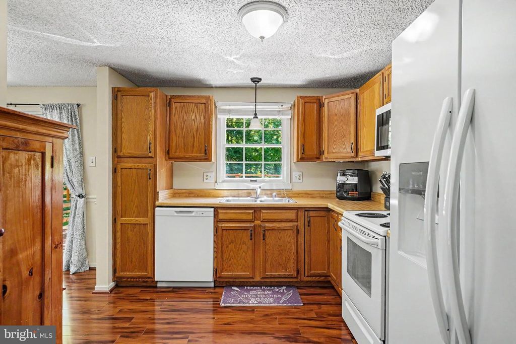 Image 9 of property listing at 721 EVERIST DR, Aberdeen, MD 21001