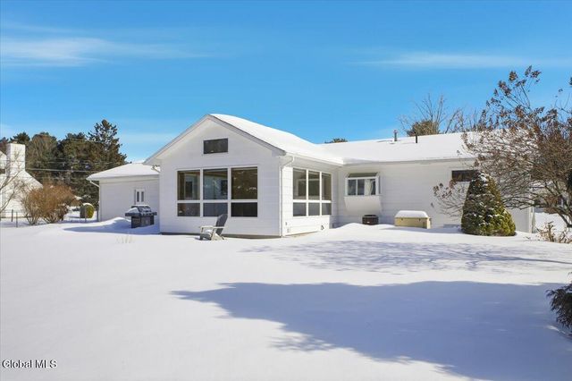 17 Centennial Drive, Queensbury, NY 12804