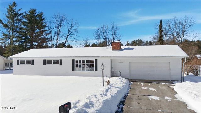 17 Centennial Drive, Queensbury, NY 12804