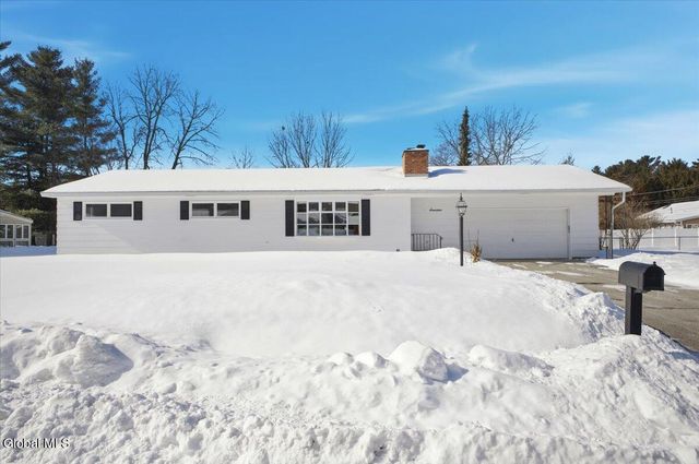 17 Centennial Drive, Queensbury, NY 12804