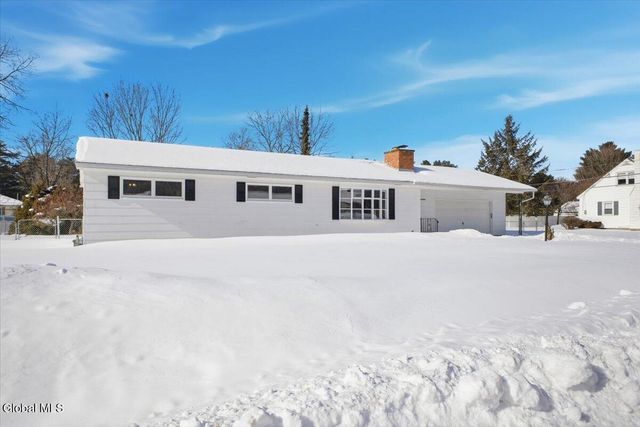 17 Centennial Drive, Queensbury, NY 12804