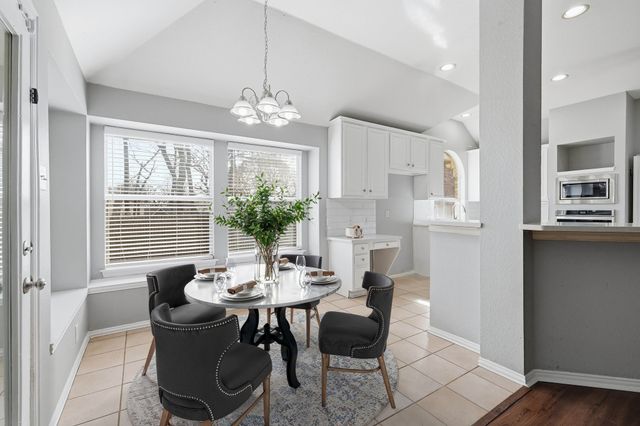 2211 Knob Hill Drive, Corinth, TX 76210