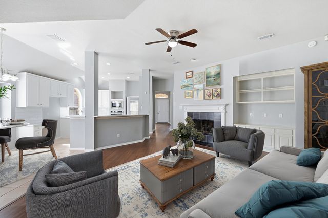 2211 Knob Hill Drive, Corinth, TX 76210