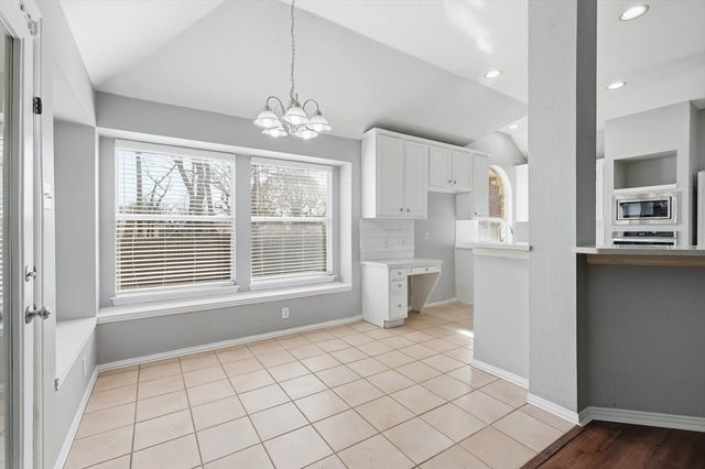 2211 Knob Hill Drive, Corinth, TX 76210