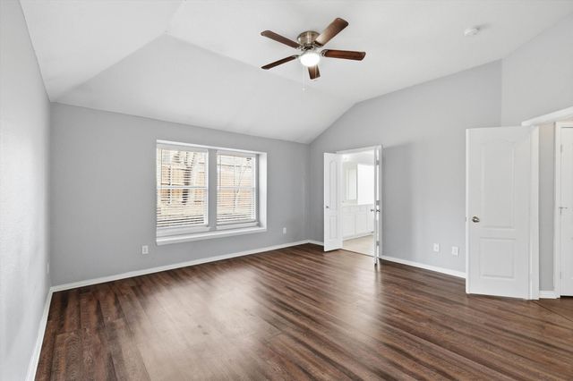 2211 Knob Hill Drive, Corinth, TX 76210