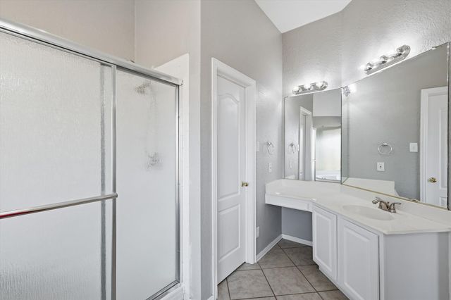 2211 Knob Hill Drive, Corinth, TX 76210