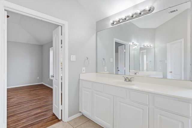 2211 Knob Hill Drive, Corinth, TX 76210