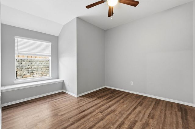 2211 Knob Hill Drive, Corinth, TX 76210