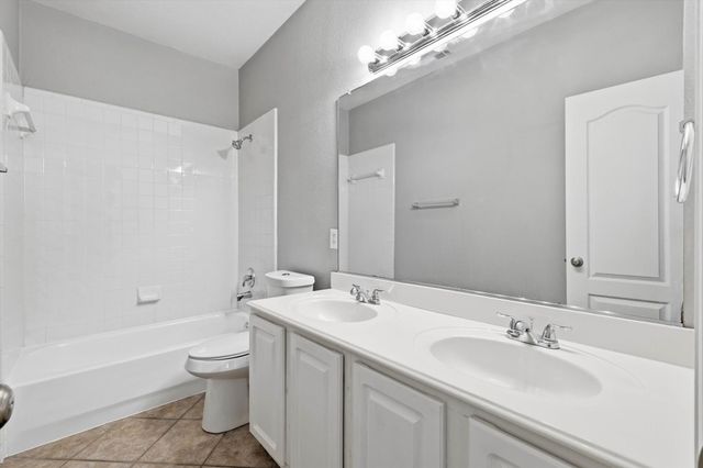 2211 Knob Hill Drive, Corinth, TX 76210