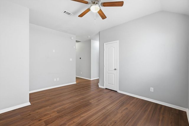 2211 Knob Hill Drive, Corinth, TX 76210