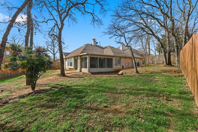 2211 Knob Hill Drive, Corinth, TX 76210