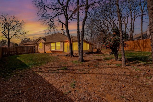 2211 Knob Hill Drive, Corinth, TX 76210