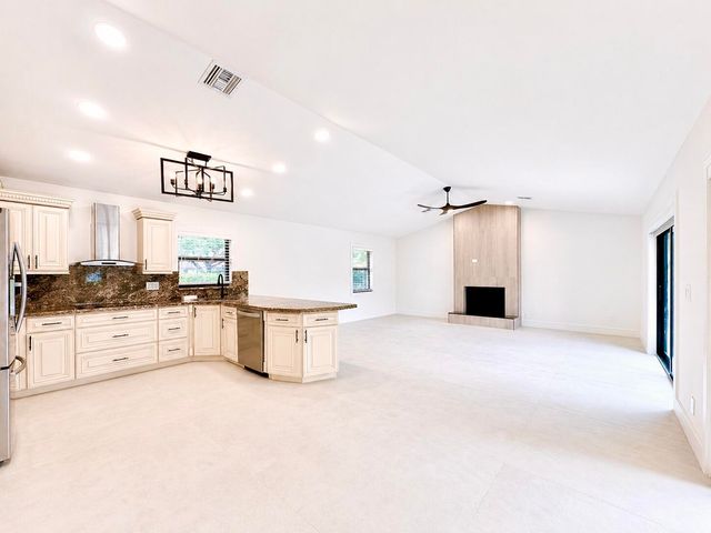 4823 NW 91st Way, Coral Springs, FL 33067