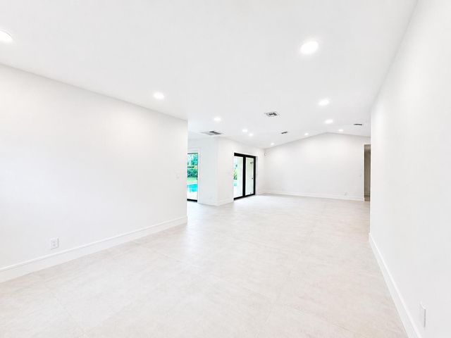 4823 NW 91st Way, Coral Springs, FL 33067