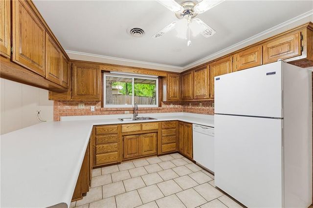 711 W Montgomery Street, Clinton, MO 64735