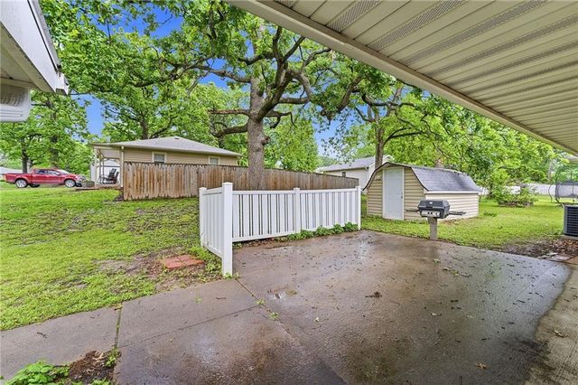 711 W Montgomery Street, Clinton, MO 64735