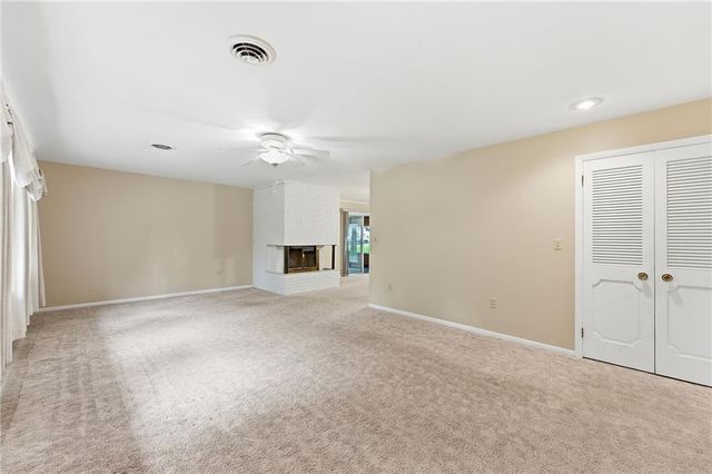 711 W Montgomery Street, Clinton, MO 64735