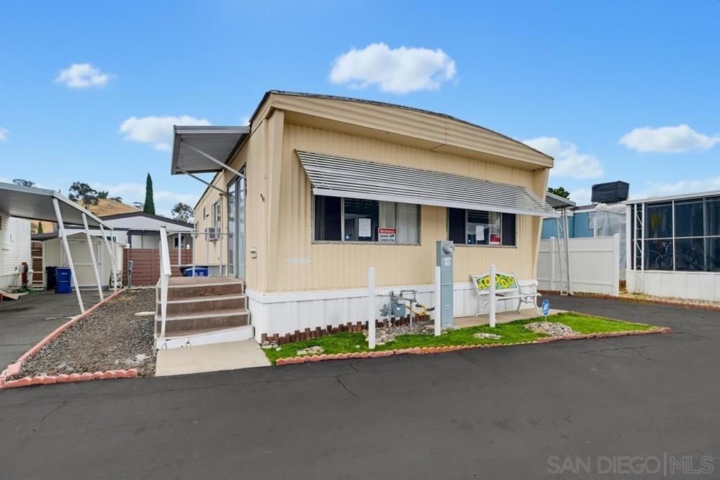 351 E Bradley Ave 80, El Cajon, CA 92021 — photo 2