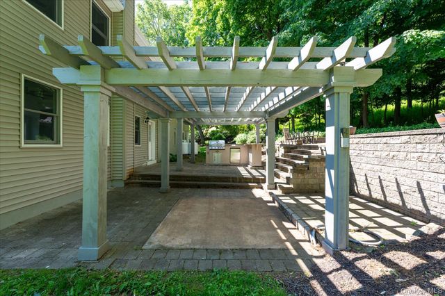 472 Union Valley Road, Mahopac, NY 10541